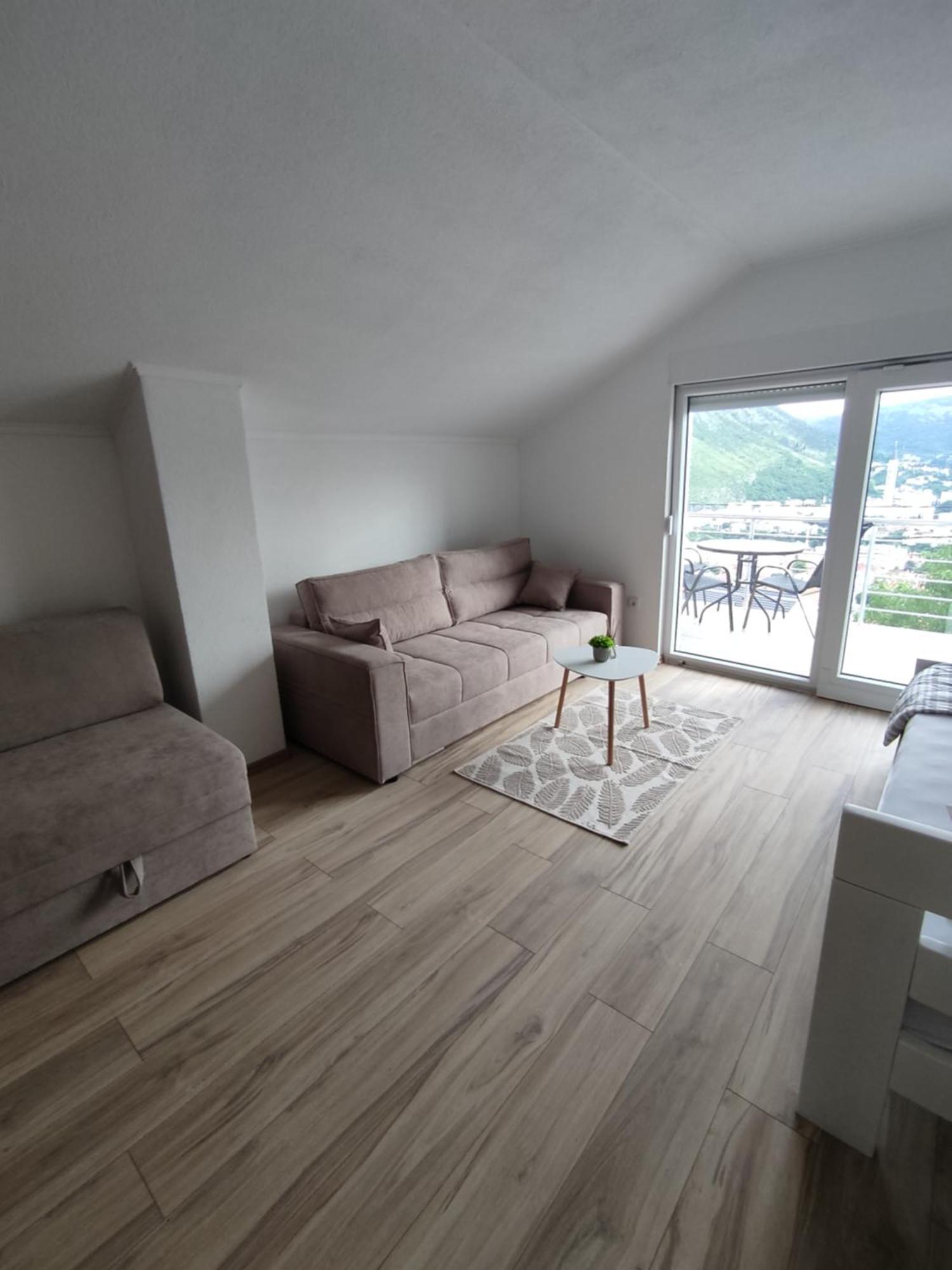 View Of The City - Studio Apartment Мостар Екстериор снимка