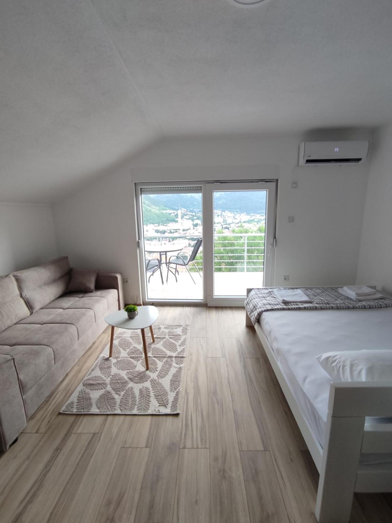 View Of The City - Studio Apartment Мостар Екстериор снимка