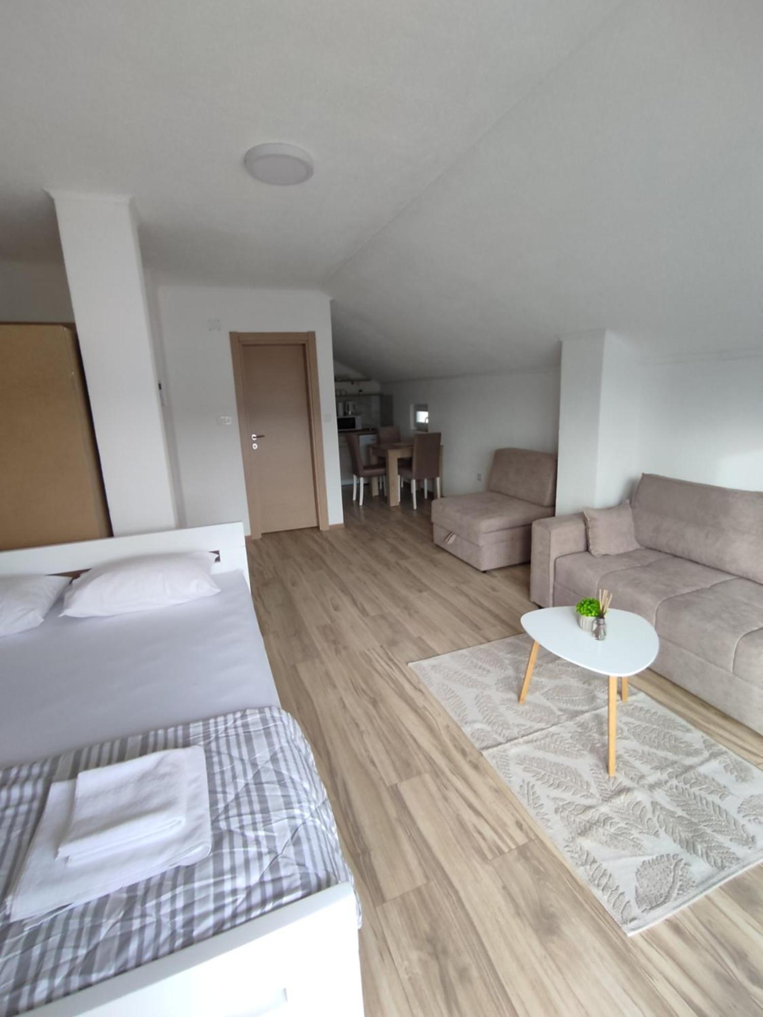View Of The City - Studio Apartment Мостар Екстериор снимка